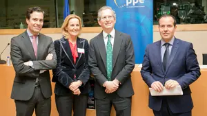 El eurodiputado del PP Pablo Zalba presenta en Bruselas el documental "I love vino"