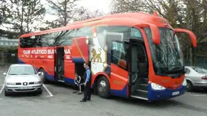 Carretera y manta: la expedición de Osasuna se pegará más de catorce horas de viaje en autobús a Valencia