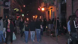 Un bar de Pamplona, sorprendido con 230 personas cuando su aforo permitido es de 43