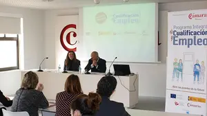 La Cámara de Comercio ayuda a contratar menores de 30 años con 1.500 euros por contrato