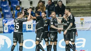 El Oviedo da un paso atrás en sus aspiraciones de ascenso ante el Valladolid