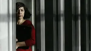 Bochornosa comisi&oacute;n en el Parlamento: Laura P&eacute;rez (Podemos) saca de quicio a todos los grupos