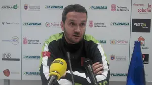 El técnico Carlos Frade opina en la previa del partido Planasa - Palencia