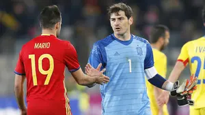 Íker Casillas, 18 temporadas en la elite para convencer a Julen Lopetegui
