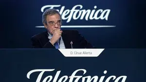 C&eacute;sar Alierta deja la presidencia de Telef&oacute;nica, que asumir&aacute; &Aacute;lvarez-Pallete