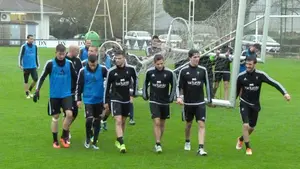 Partidillo de Osasuna en Tajonar bajo la lluvia, antes de jugar en Girona