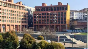 'Código rojo' para un pamplonés de 24 años: lo localizan consumiendo drogas y armando jaleo en una terraza de la Milagrosa