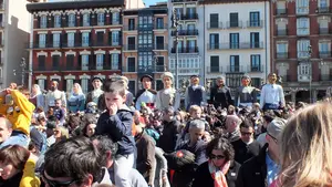 Las imágenes de la Gigantada por el Día del Autismo en Pamplona