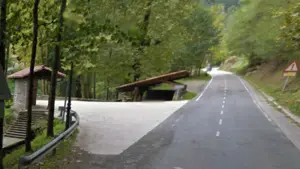 Un hombre de 54 años, herido con pronóstico reservado al caerse de su moto en Zubieta