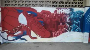 Murales dibujados en la fachada del Sadar