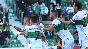 Sergio León y Cristaldo entrenan con normalidad y podrán jugar ante Osasuna