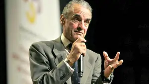 El juez envía a prisión a Mario Conde y a su abogado y decreta el arresto domiciliario de su hija