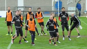 Entrenamiento de Osasuna en Tajonar ensayando corners antes de ir a Mallorca