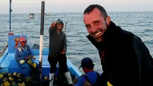 Gorka Moreno, periodista pamplonés en Ecuador: "Pensé que la carretera se iba a abrir en canal"