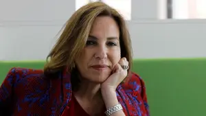 La profesora de la UN, Reyes Calderón, pone risa y llanto en 'Dispara a la Luna', premio Azorín