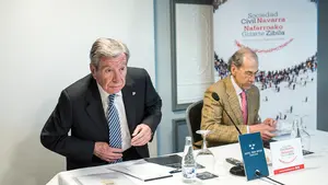 El exministro Corcuera en Pamplona vaticina un futuro Parlamento "similar al que hay"