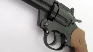 Incautadas tres armas de aire comprimido en una bajera de jóvenes de Pamplona