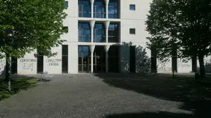 La izquierda abertzale llena la UPNA con más de 50 pintadas radicales