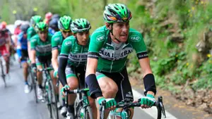 El equipo ciclista Caja Rural renueva los contratos de sus corredores Molina, Benito y Ferrari