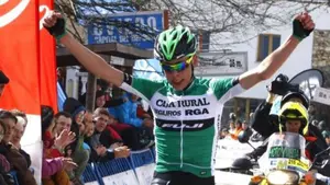 Hugh Carthy (Caja Rural) gana la primera etapa de la Vuelta a Asturias