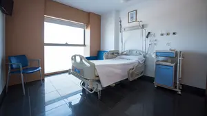 Anuncian movilizaciones para tratar de evitar "diez despidos y recortes" en la Clínica San Miguel