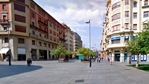 Nueva apertura en Carlos III: inauguran un nuevo centro de servicios bancarios en Pamplona