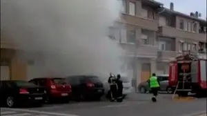  Investigan el incendio de dos coches aparcados en Peralta