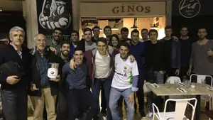 El Helvetia celebra el subcampeonato de Copa, antes de recibir al Teucro