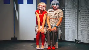 El Teatro Gayarre acoge el montaje “El chico de las zapatillas rojas”