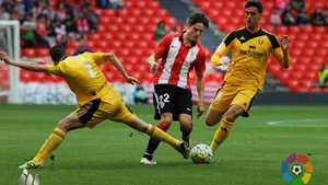 Vídeo de la salida de los jugadores de Bilbao Athletic y Osasuna a San Mamés.