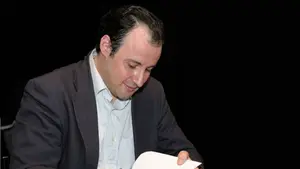 Juan Iribas, escritor y periodista tafallés: "La ambición es la prueba a la que someto a los personajes"