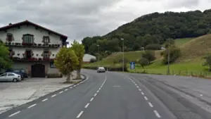 Un tercer carril en la N-121-A: piden al Gobierno foral que ejecute la mejora de la carretera