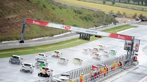 Nubes y claros, para Mikel Azcona, en Los Arcos