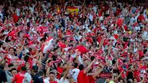 Himno 1 - Pitos 0: Resultado del partido que se vivió en la grada de la Copa del Rey