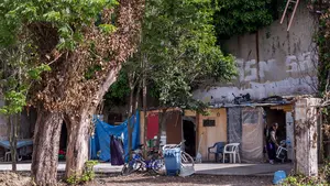 La vida al otro lado de la frontera: una tarde en las polémicas chabolas rumanas de Pamplona