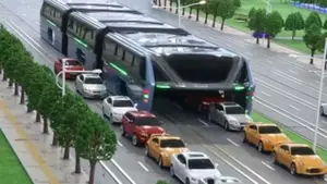 Idean en China un autob&uacute;s gigante que 'volar&aacute;' sobre los coches