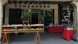 El mercadillo que lleva m&aacute;s de una d&eacute;cada uniendo solidaridad y econom&iacute;a circular en Estella