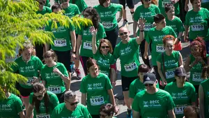 B&uacute;scate entre los corredores de la III Marcha Solidaria contra el C&aacute;ncer en Pamplona