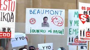 El sindicato CCOO se manifiesta frente al Palacio de Navarra CCOO y llama a recuperar la unidad sindical en TRW