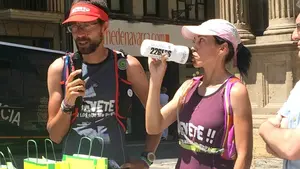 Las imágenes de la llegada de los atletas ciegos que recorren España