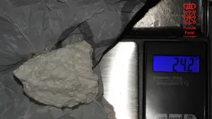 Detienen a un traficante de droga al percatarse del trasiego de personas que acceden a una nave de Mutilva