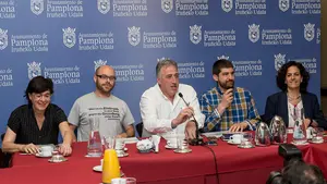 Asirón dispara el gasto para pagar a los concejales del cuatripartito y desembolsa 100.000 euros más al año