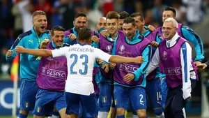 0-2. Italia gana a B&eacute;lgica y es l&iacute;der del grupo E