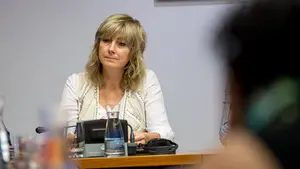 La obsesión frustrada del cuatripartito: la consejera Ollo reconoce que el uso del euskera no ha crecido pese a su imposición