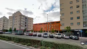 Detenida una vecina de Egüés en fiestas de Sarriguren por romper la cristalera de un bar con una botella