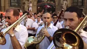 La peña Mutilzarra y la Pamplonesa celebrarán el Riau-riau popular a las 18 horas