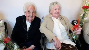 Así ha sido el bonito homenaje a cinco centenarios de la Misericordia 