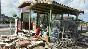 Explosión en una gasolinera de Tudela: no hay heridos, pero sí cuantiosos daños materiales
