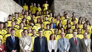 La Fundación Miguel Indurain entrega sus becas anuales a 110 deportistas de múltiples disciplinas