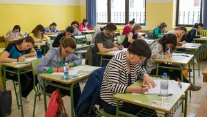 Solicitan una moratoria de dos años a Educación para que 2.400 interinos no sean apartados de las listas al no presentar el CAP